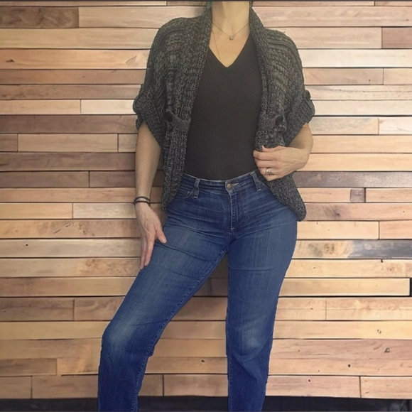 *SOLD* Forever 21 Short Sleeve Open Cardigan Medium Gray - Picture 2 of 5